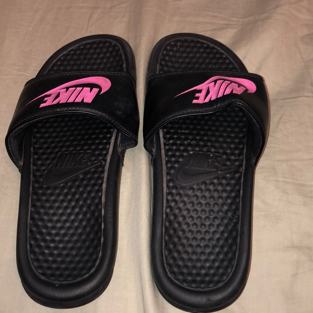 Nike flip flops